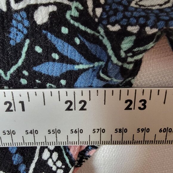 Torrid Babydoll Top Womens Plus Sz 3X Crochet Trim Lace-Up Black Floral Boho - Picture 7 of 14